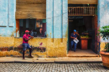 Havana, Küba, Temmuz 2019, kapalı pazar kentsel sahne