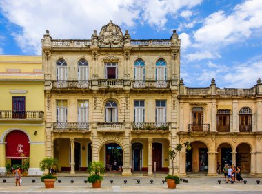 Havana, Küba, Temmuz 2019, Eski Şehir Meydanı 'ndaki şehir manzarası