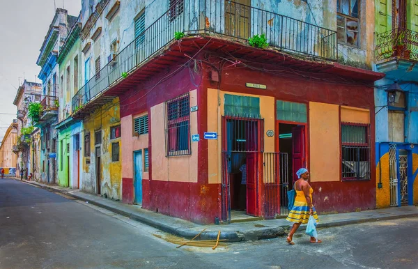 Havana Cuba July 2019 Woman Walking Food Store Corner Calle — 스톡 사진
