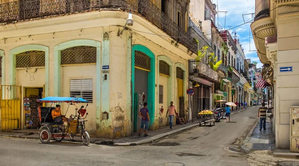 Havana Kuba Červenec 2019 Taxi Tříkolka Zaparkovaná Calle Aguiar Nejstarší — Stock fotografie