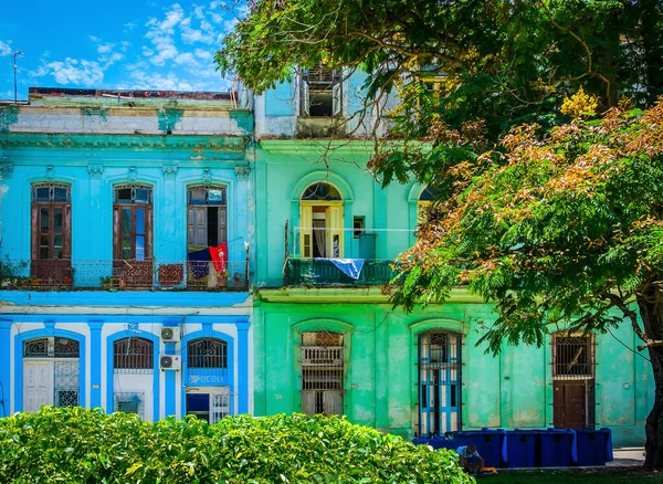 Habana Cuba Julio 2019 Vista Dos Coloridos Edificios Calle San —  Fotos de Stock