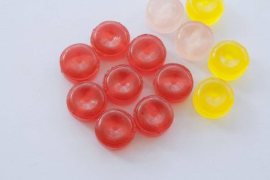 öksürük boğaz pastil renkli