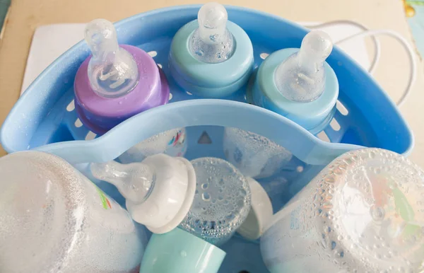 Baby flessen was het duidelijk dat een ontsmettingsmiddel — Stockfoto