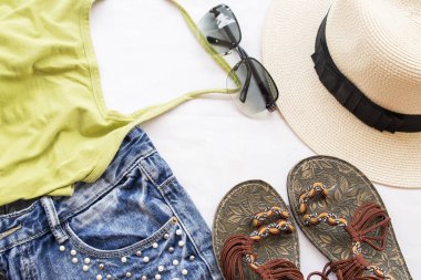 aksesuarlar moda kadın koleksiyonu renkli gün