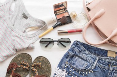  kozmetik makyaj ve aksesuarlar moda kadın koleksiyonu renkli gün