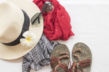 aksesuarlar moda kadın koleksiyonu renkli gün