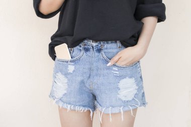 genç kız için popüler jeans kısa bitkiler