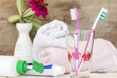 sabah ile temiz oral kavite ve diş diş fırçası 