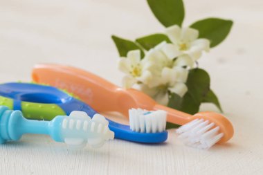sabah ile temiz bebek oral kavite ve diş diş fırçası sağlık dişler için