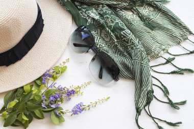 aksesuarlar moda kadın kavramı için yeşil sakin yaz