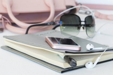 yaşam tarzı Aksesuar çalışan kadın iş tablo beyaz için 