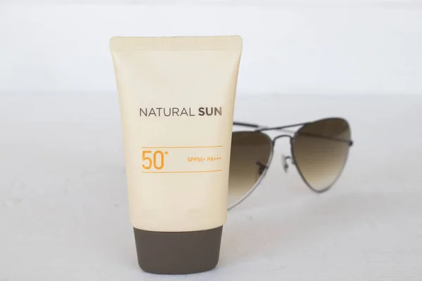 Cosméticos Naturales Del Sol Para Cara Piel Protector Solar Spf50 — Foto de Stock