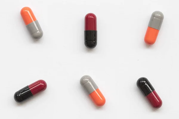 Antibiotikum Rozvášnit Prášky Uspořádání Pozadí Bílé — Stock fotografie