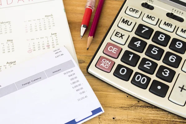 Belge aylık gider, Ofis Masası kontrol Bankası kredi kartı