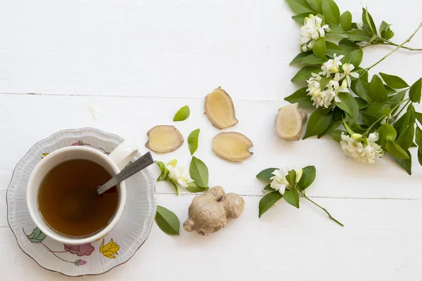 Hot Ginger Juice Herbal Healthy Drink Nature White Flowers White — Stock Photo, Image