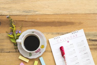  Ofis Büro iş için sıcak kahve ve takvim planlayıcısı