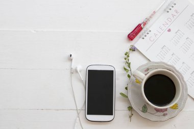 cep telefonu sıcak kahve ve takvim planlayıcısı için iş vasıl Ofis Masası