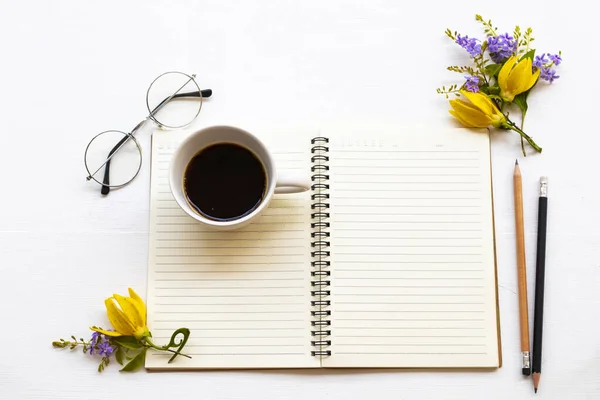 Planificador Cuadernos Para Trabajo Negocios Con Café Espresso Caliente Flores — Foto de Stock