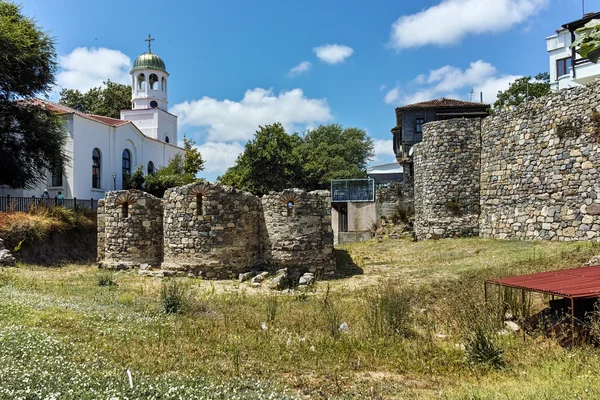 Eglise de Saint Cyrille et Saint Méthode dans la ville de Sozopol — Photo