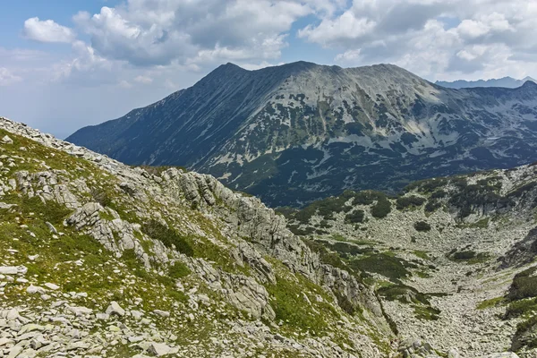 Pohled od Banderitsa předat Todorka vrchol, pohoří Pirin — Stock fotografie