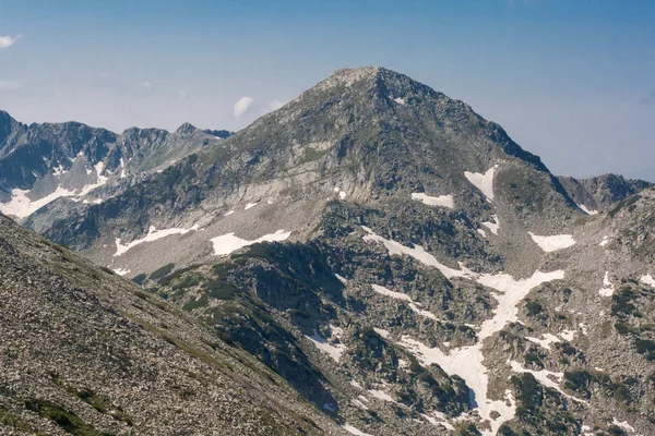 Skaliste wzgórza Hvoynati szczyt, góry Pirin — Zdjęcie stockowe