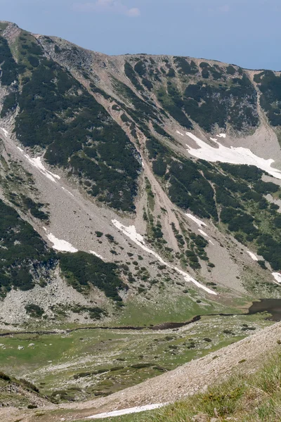 Colinas rocosas de la montaña Pirin cerca del pico Vihren , —  Fotos de Stock