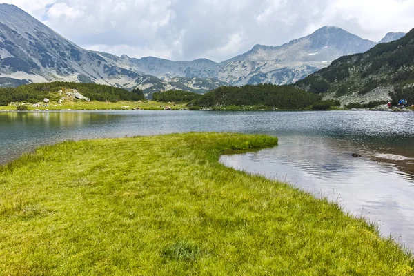 Puncak Banderishki chukar dan danau Muratovo, Pirin Mountain — Stok Foto