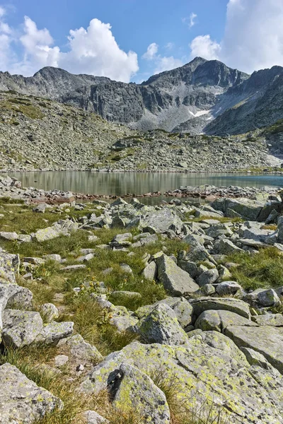 Musalenski lagos e Musala pico, Rila montanha — Fotografia de Stock