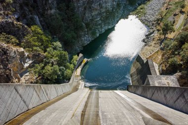 Krichim Barajı, Rodop dağ, Plovdiv bölgenin etrafında yeşil orman