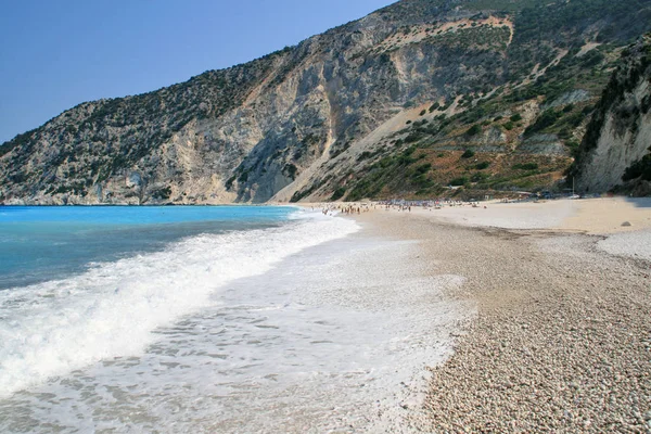 Úžasná krajina pláž Myrtos, Kefalonie, Řecko — Stock fotografie