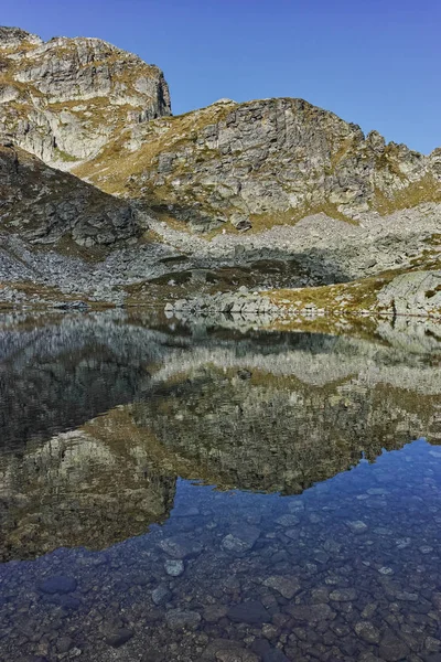 Paisagem dos lagos Elenski e pico de Malyovitsa, Montanha Rila — Fotografia de Stock