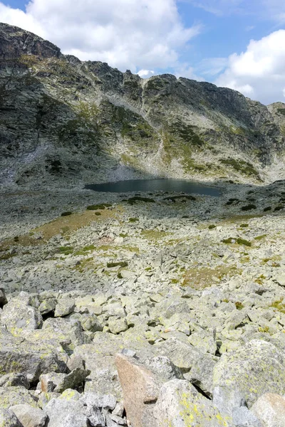 Úžasná krajina Musalenski jezera, hory Rila, — Stock fotografie