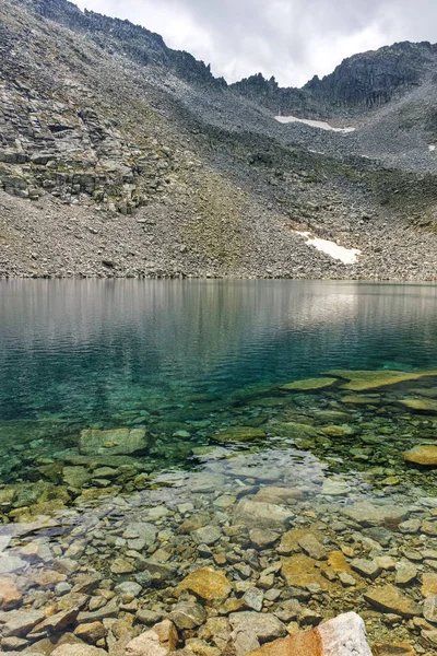 Ledenoto (Ghiaccio) Lago e Musala Peak, montagna di Rila — Foto Stock