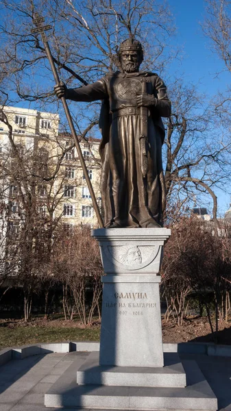 SOFIA, BULGARIA - 20 DE DICIEMBRE DE 2016: Monumento al zar bulgaro Samuel, Sofía — Foto de Stock