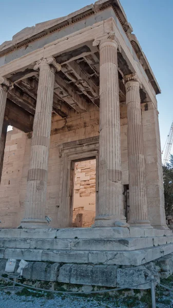 A Erechtheion egy ősi görög templom északi oldalán az athéni Akropolisz — Stock Fotó