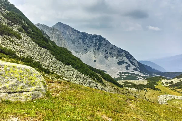 Дивовижний ландшафт з Sinanitsa Вершина гори Пірін — стокове фото
