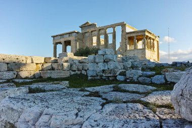 Erechtheion Atina Akropol'ın kuzey tarafındaki antik bir Yunan tapınağı