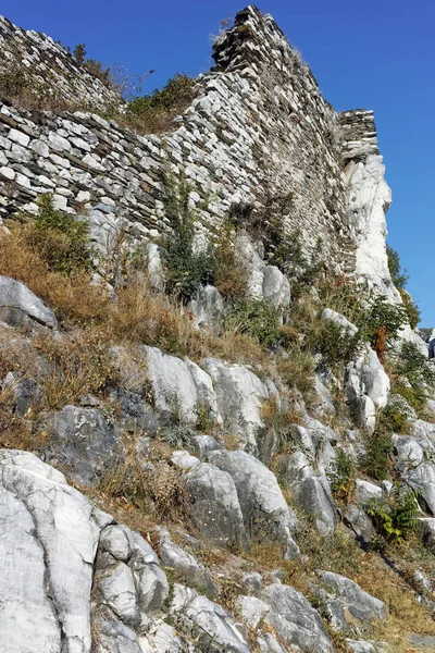 Ασένοβγκραντ, Βουλγαρία - 1 Οκτωβρίου 2016: φθινόπωρο θέα στο φρούριο του Ασέν, Ασένοβγκραντ, Βουλγαρία — Φωτογραφία Αρχείου