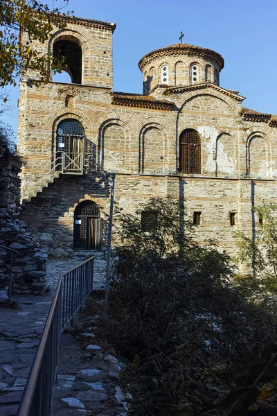 Asenovgrad, Bulgaristan - 1 Ekim 2016: Sonbahar görünümü Ali'nın kale, Asenovgrad, Bulgaristan