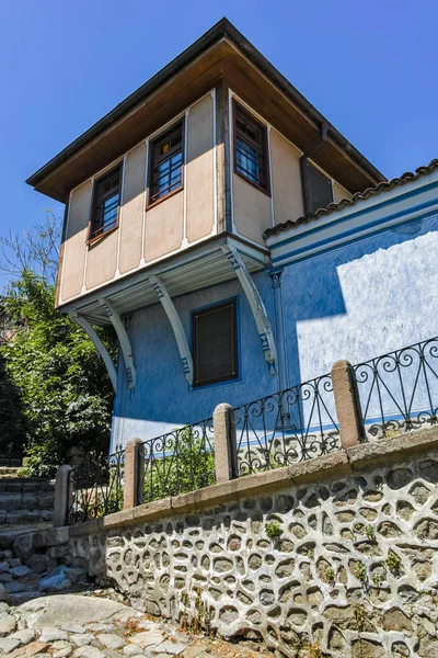 PLOVDIV, BULGARIE - 10 JUIN 2017 : Maison de la période du renouveau bulgare dans la vieille ville de Plovdiv , — Photo