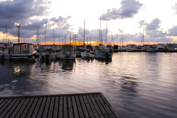 Sozopol, bulgaria - 12. Juli 2016: Blick auf den Hafen von sozopol, burgas region — Stockfoto