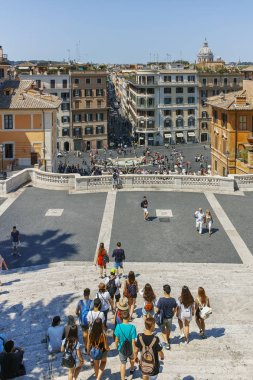 Rome, İtalya - 22 Haziran 2017: İspanyol Merdivenleri ve Piazza di Spagna, Roma şehir, üstten görünüm