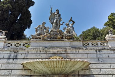 Rome, İtalya - 22 Haziran 2017: Neptün Çeşmesi, Piazza del Popolo Roma şehir görünümüne şaşırtıcı