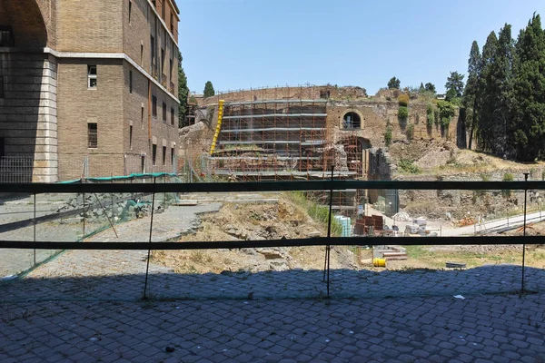 Rome, Italië - 22 juni 2017: Ruïnes van Mausoleum van Augustus in de stad Rome — Stockfoto