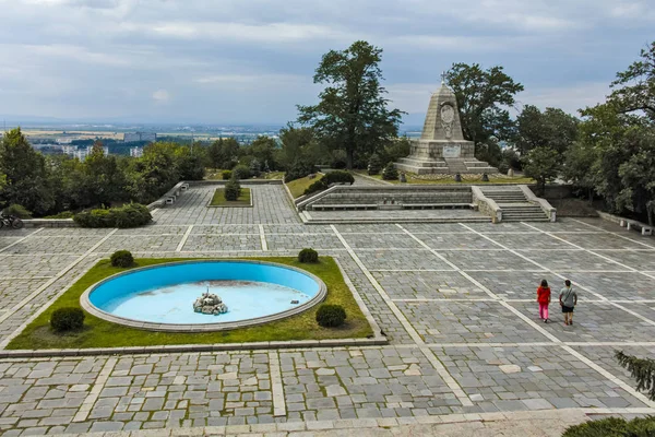 Plovdiv, Bulgaristan 11 Haziran 2017: İmparator Alexander II Bunardzhik tepe tepe (libertadors Tepesi) şehir Plovdiv, Anıtı