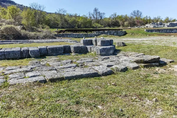 Ruinas de la capital del Primer Imperio búlgaro fortaleza medieval Gran Preslav (Veliki Preslav), Región de Shumen — Foto de Stock