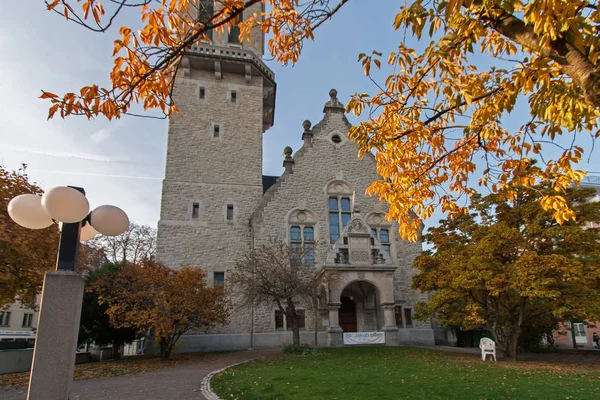 Zürih, İsviçre - 28 Ekim 2015: sonbahar manzara St. Jacob Kilisesi, Zürih