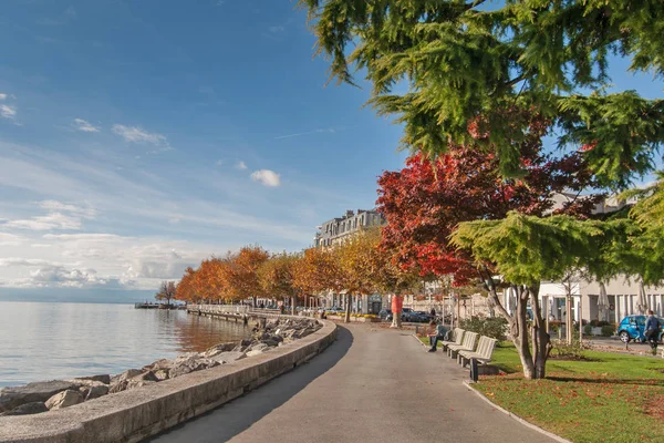 Vevey, İsviçre - 29 Ekim 2015: peyzaj setin içinde Vevey, Vaud Kantonu