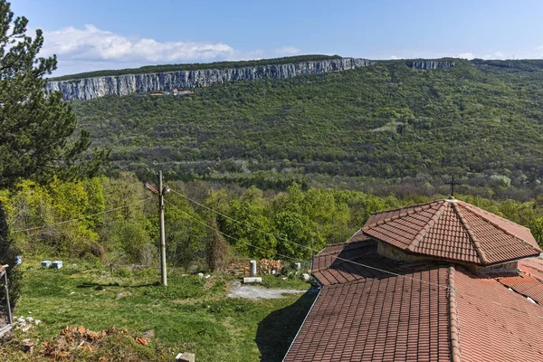 Başkalaşım Manastırı, Veliko Tarnovo, Bulgaristan - 9 Nisan 2017: Tanrı, Bulgaristan kutsal başkalaşım Ortaçağ Ortodoks Manastırı