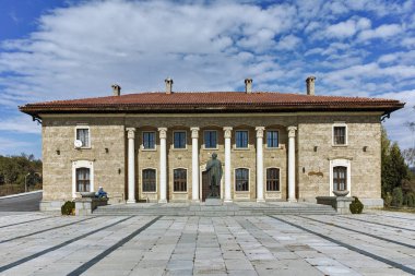 Kovachevtsy, Bulgaristan - 9 Ekim 2016: Evi Müzesi ve Anıtı komünist lider Georgi Dimitrov Köyü Kovachevtsi, Bulgaristan